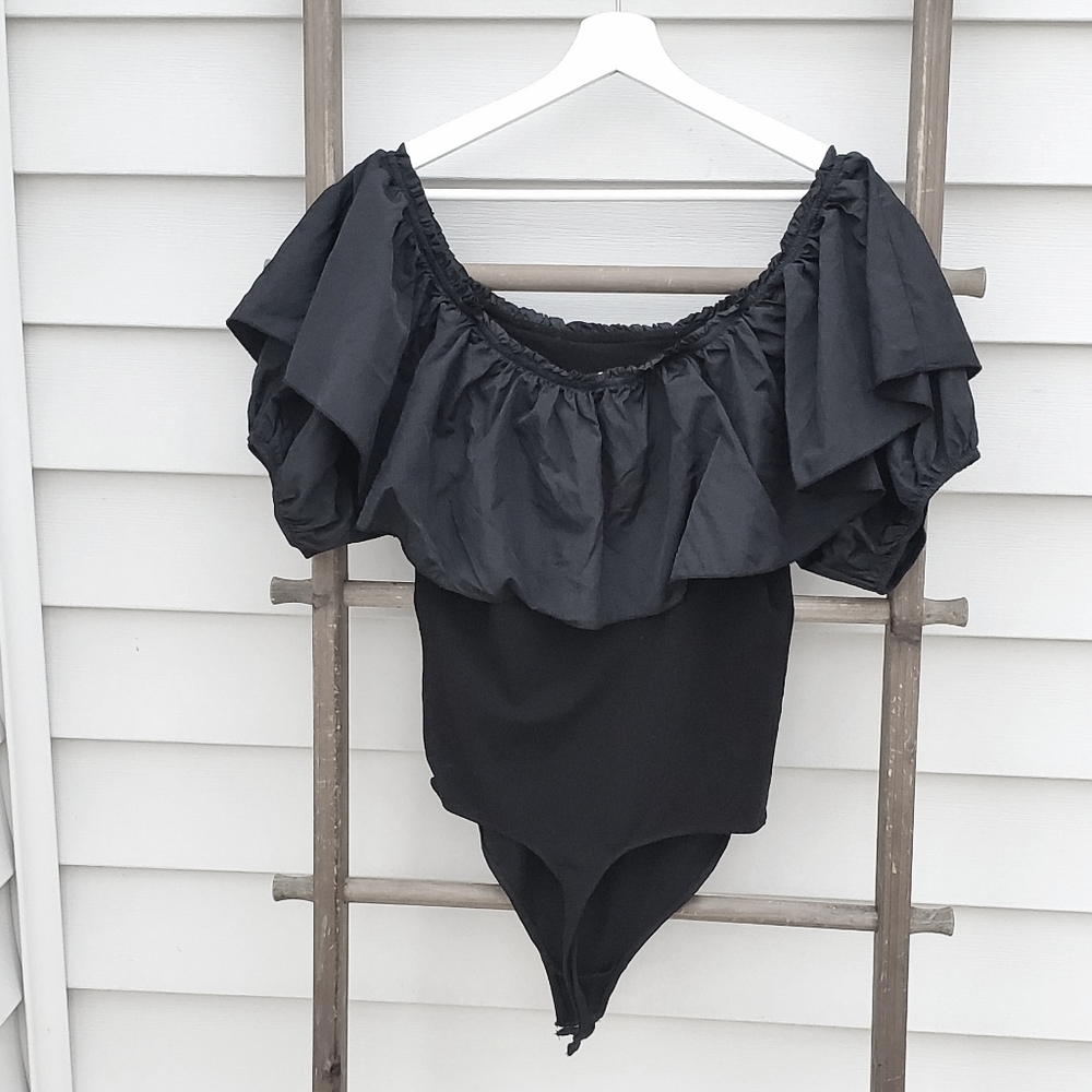 Free People Poof Goes My Heart Ruffle Black Bodysuit Size L - Picture 4 of 6